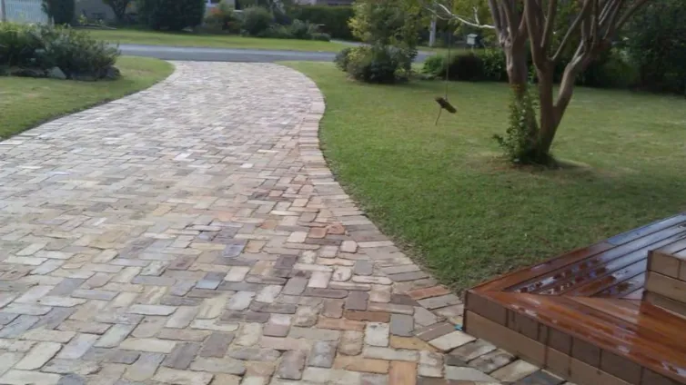 Paved driveway construction bilpin